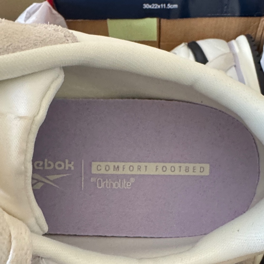 Reebok Women’s White and Black Sneakers Retro Comfortable Neutral - Picture 7 of 7